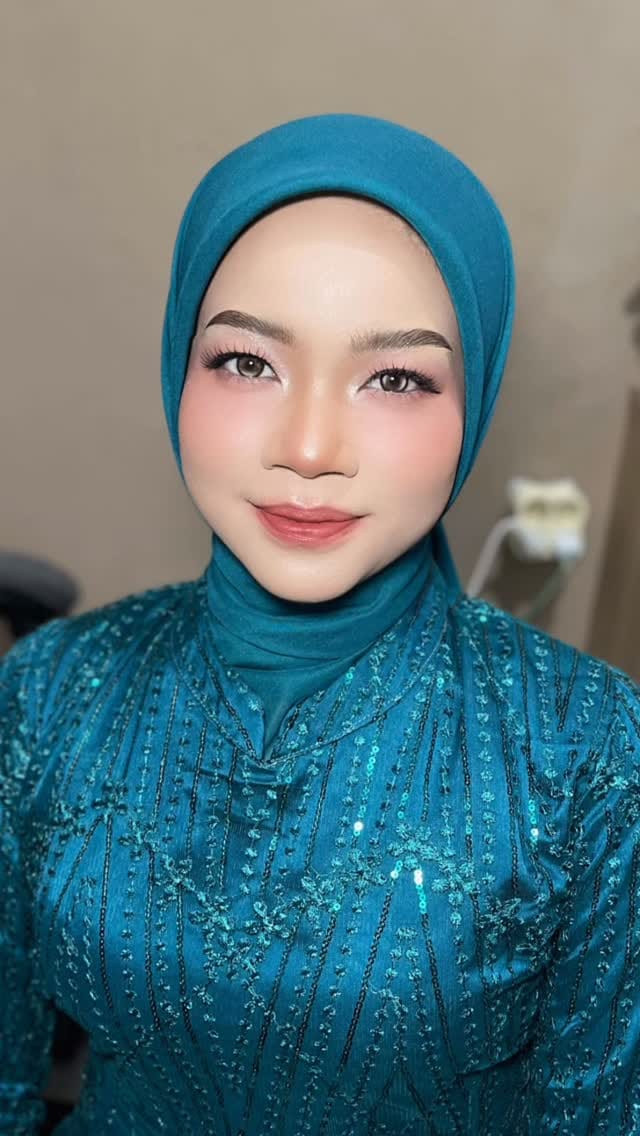 Post 7 by MUA Cirebon || Ahyamuddi makeup Cirebon on Instagram (video)