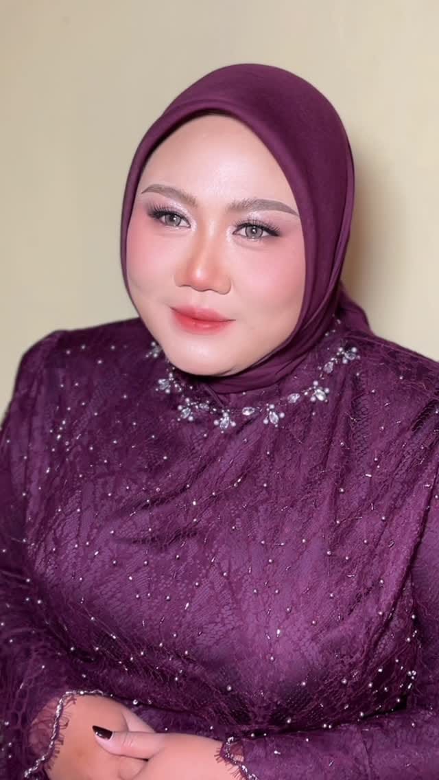 Post 6 by MUA Cirebon || Ahyamuddi makeup Cirebon on Instagram (video)