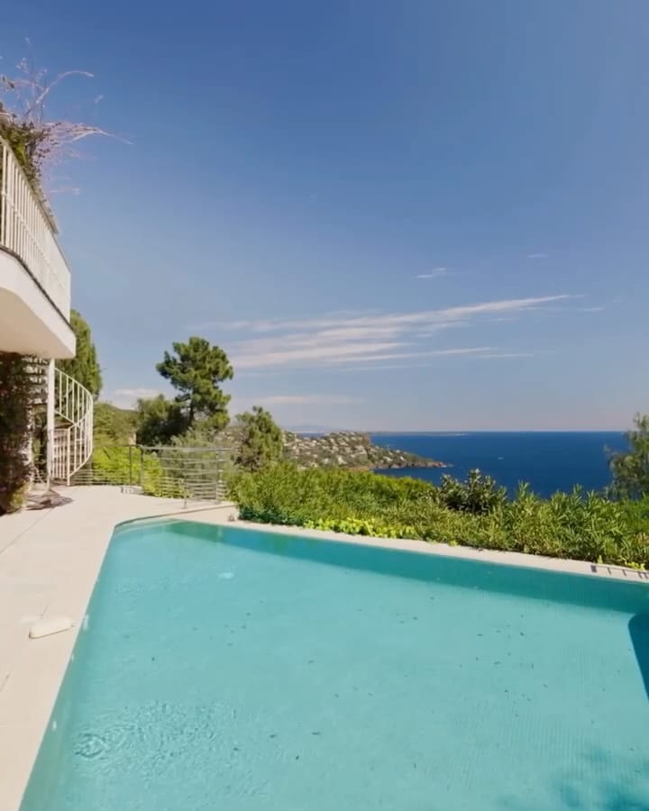 Post 3 by Côte d'Azur Sotheby’s International Realty | Luxury Real Estate on Instagram (video)