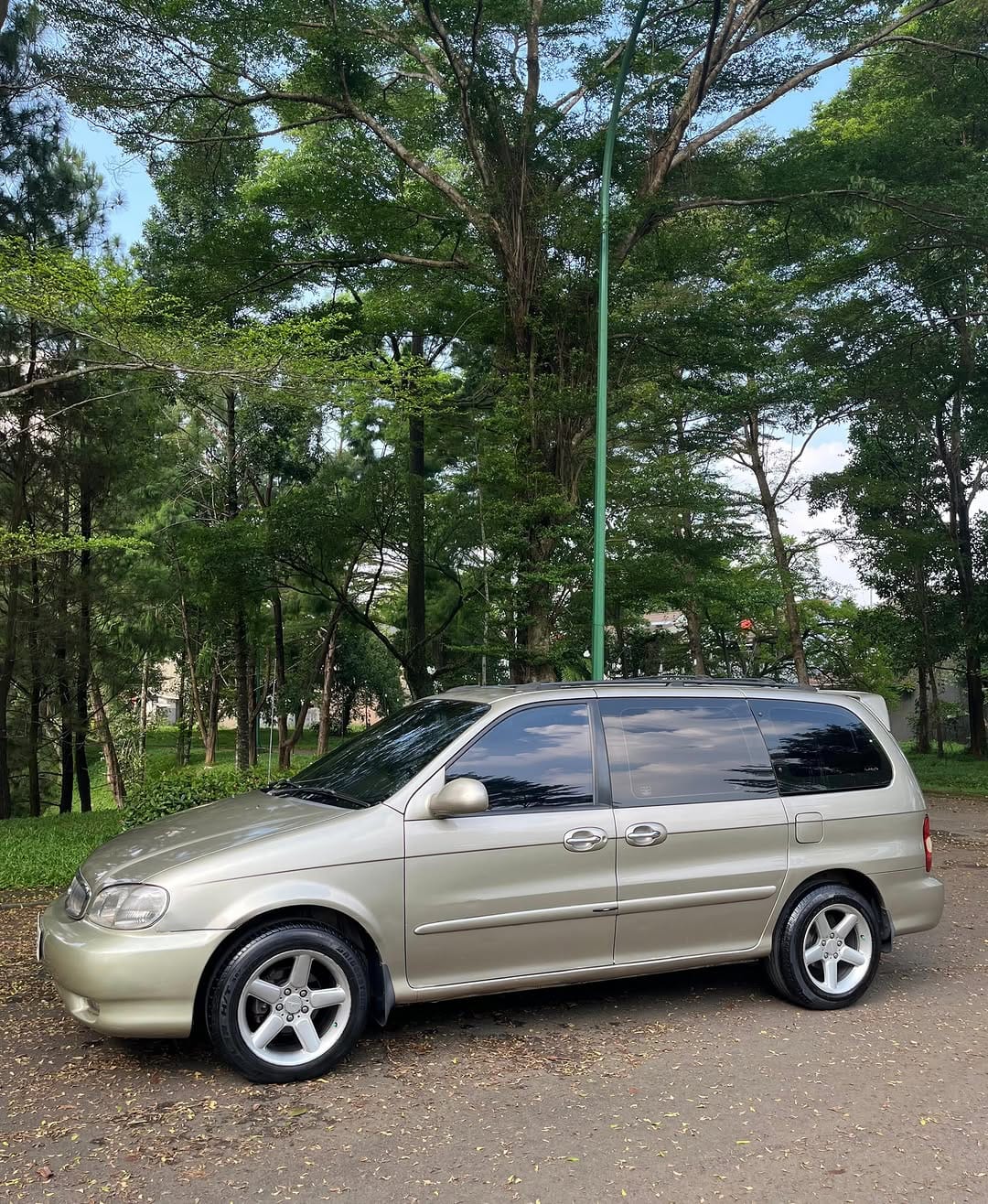 Post 8 by Jual beli mobil tua on Instagram (carousel)