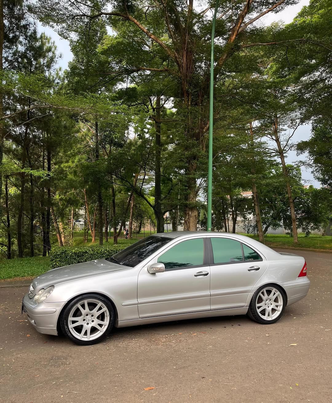 Post 1 by Jual beli mobil tua on Instagram (carousel)