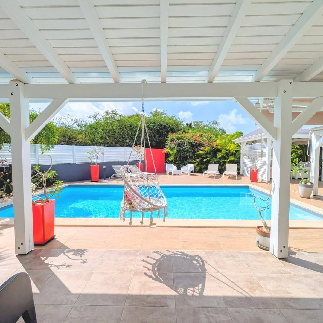 Post 1 by Villa Prestige Antilles  |  Location touristique & Vente on Instagram (carousel)