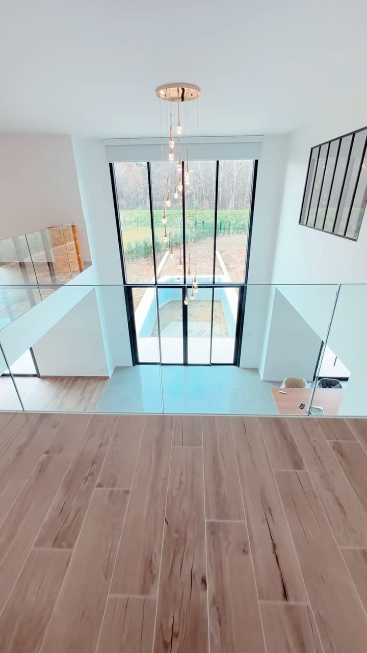 Post 9 by 𝗥𝗼𝗺𝗮𝗶𝗻 - 𝗖𝗼𝗻𝘀𝘁𝗿𝘂𝗰𝘁𝗲𝘂𝗿 𝗠𝗮𝗶𝘀𝗼𝗻𝘀 on Instagram (video)