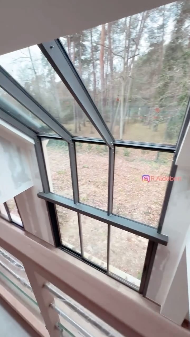 Post 3 by 𝗥𝗼𝗺𝗮𝗶𝗻 - 𝗖𝗼𝗻𝘀𝘁𝗿𝘂𝗰𝘁𝗲𝘂𝗿 𝗠𝗮𝗶𝘀𝗼𝗻𝘀 on Instagram (video)