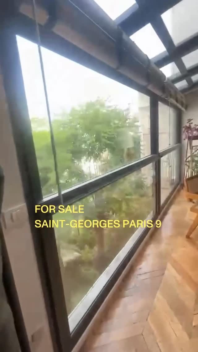 Post 1 by Jeudi on Instagram (video)