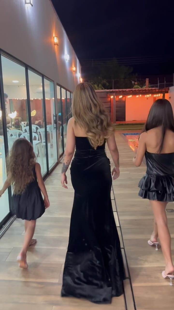 Post 9 by Núbia Jheniffer on Instagram (video)