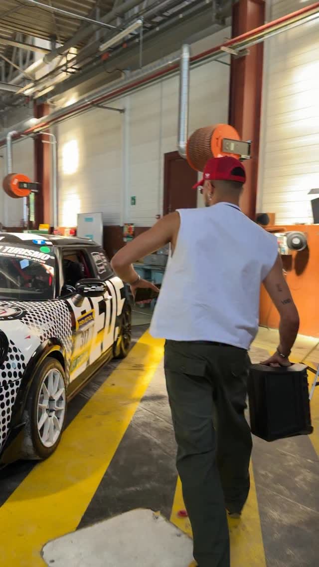 Post 1 by 🤪Yanis on Instagram (video)