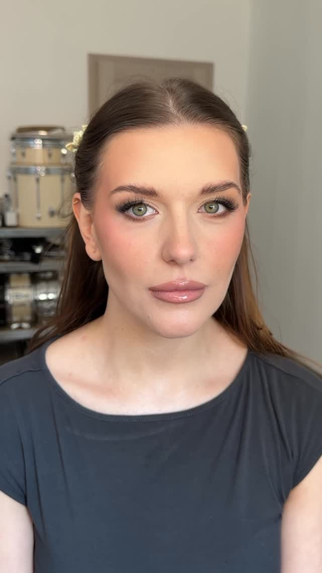 Post 8 by Sabina Kozánková/ MAKEUP ARTIST on Instagram (video)