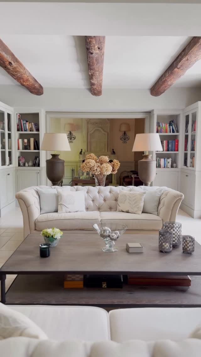 Post 3 by Michaël Zingraf Real Estate on Instagram (video)