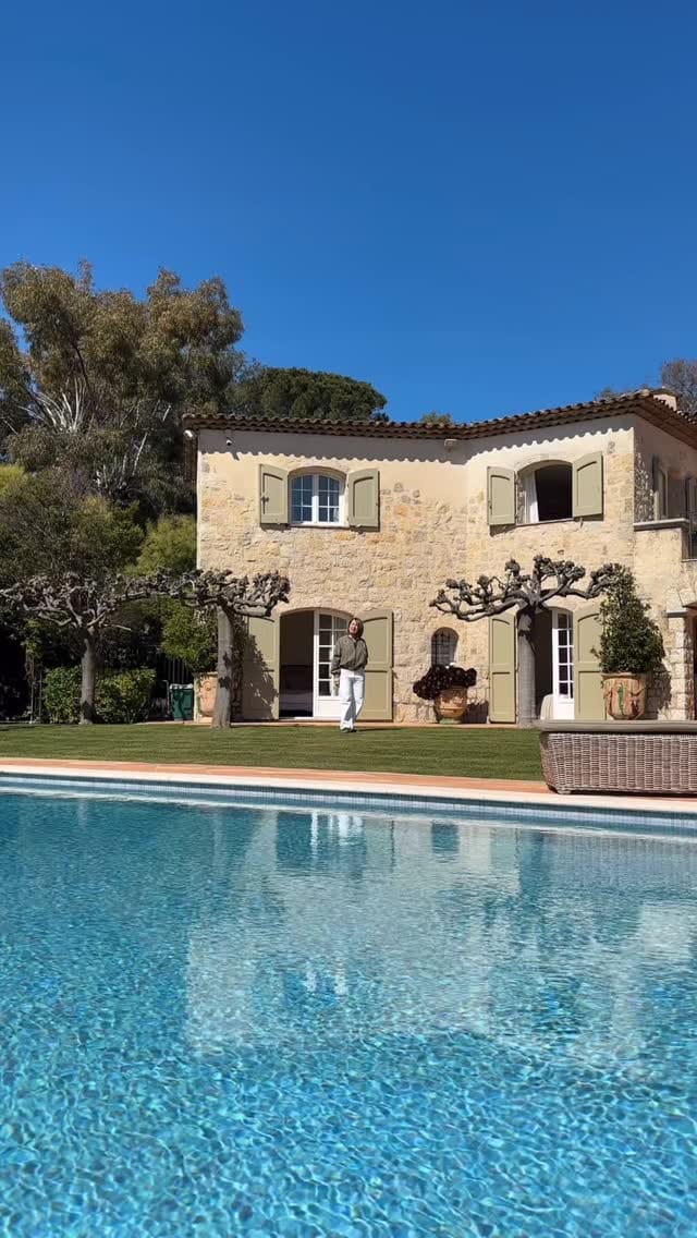 Post 8 by Michaël Zingraf Real Estate on Instagram (video)