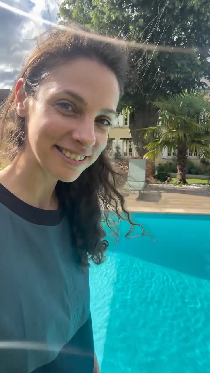 Post 1 by ICONIC PARIS on Instagram (video)