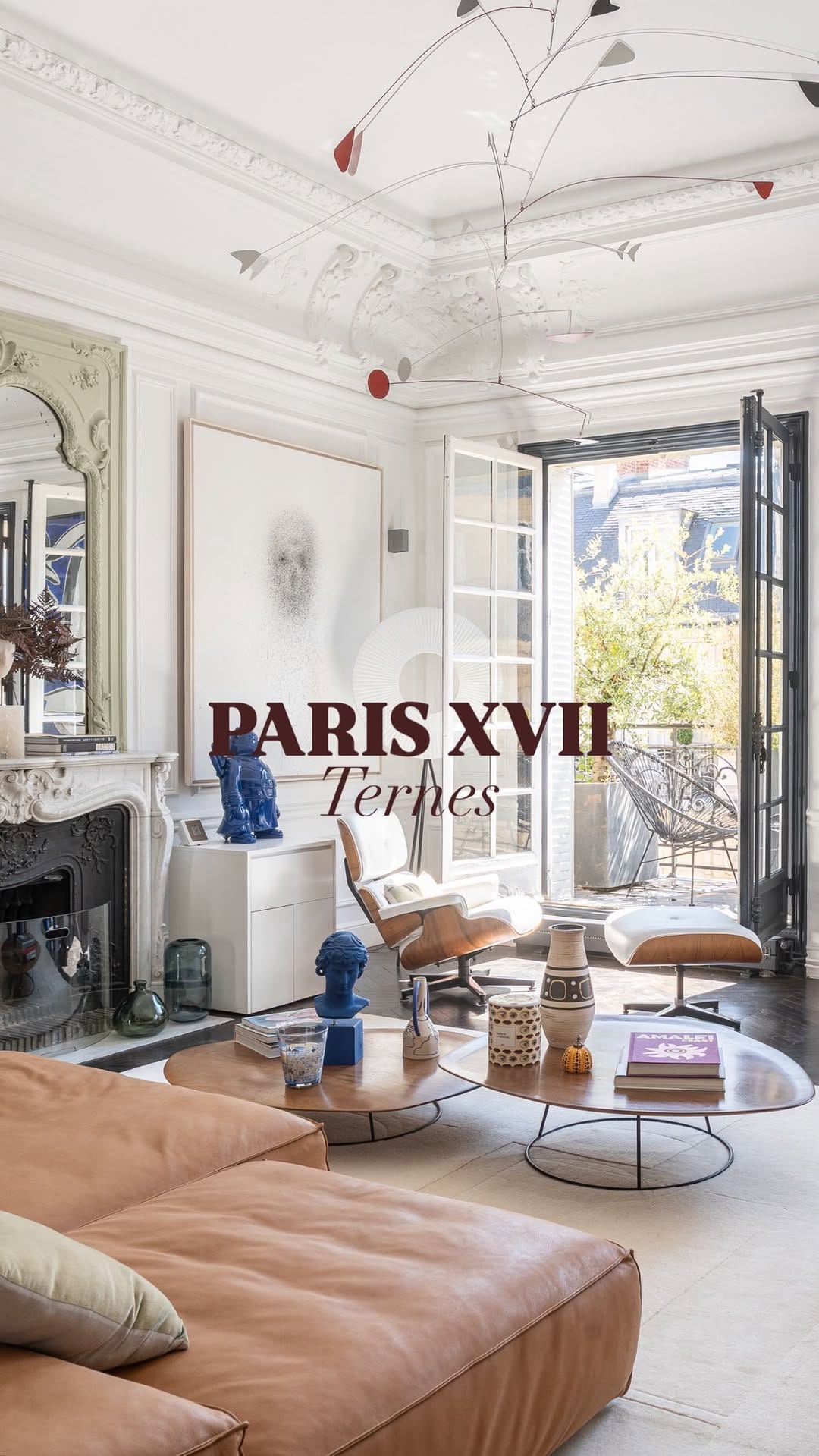 Post 8 by ICONIC PARIS on Instagram (video)