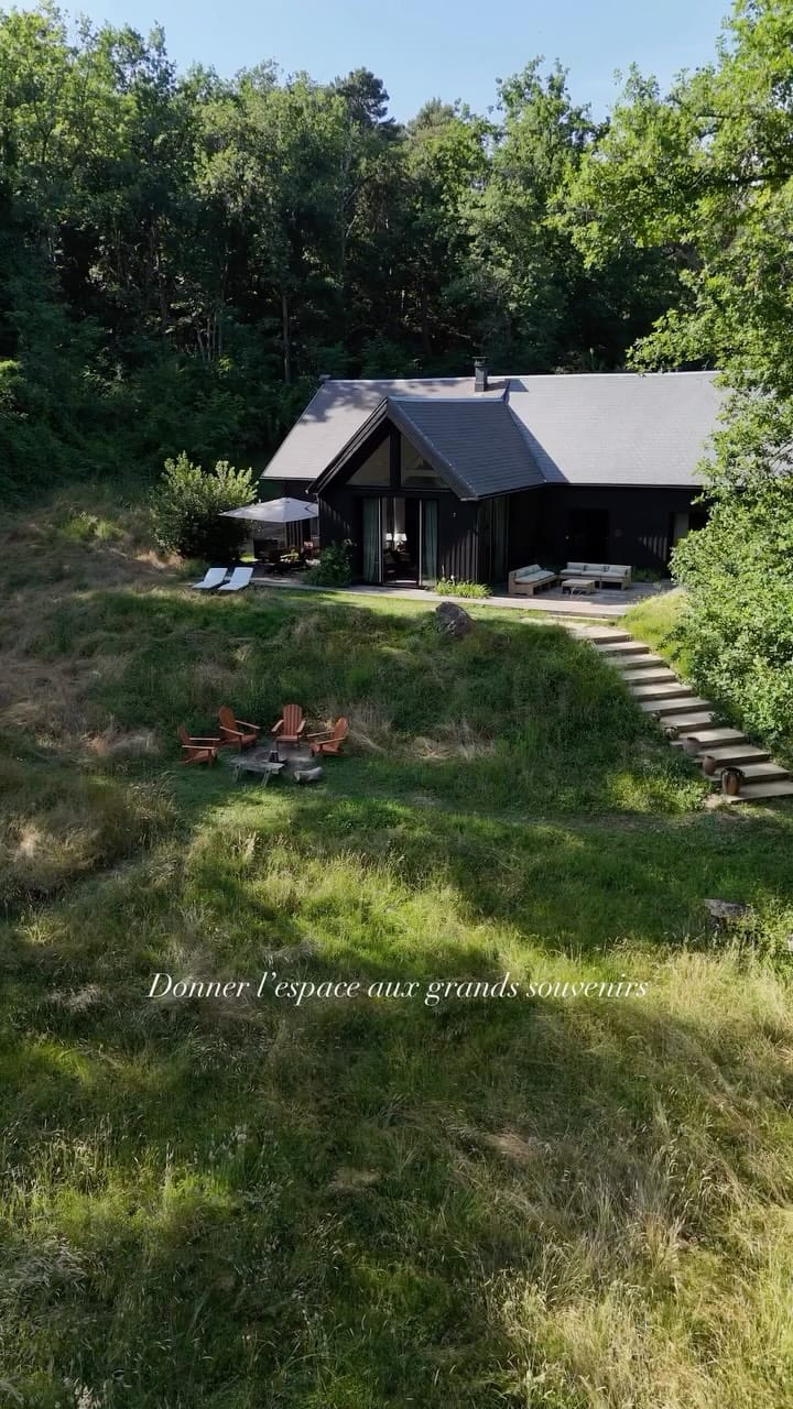 Post 2 by Velvet House on Instagram (video)