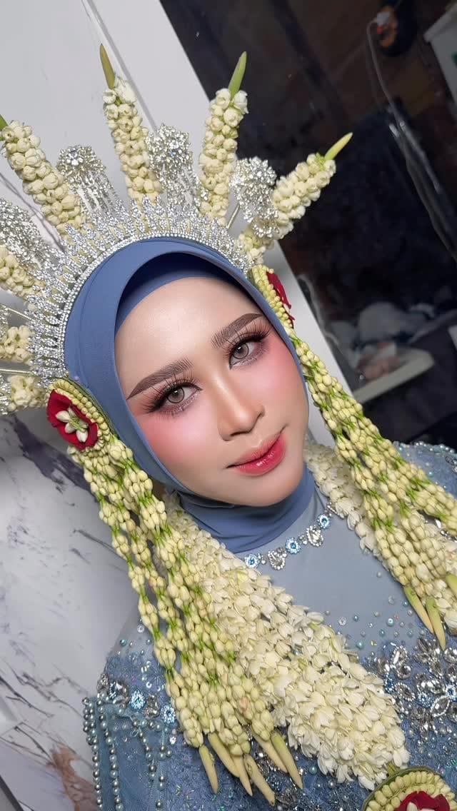 Post 3 by Atus Diyah on Instagram (video)