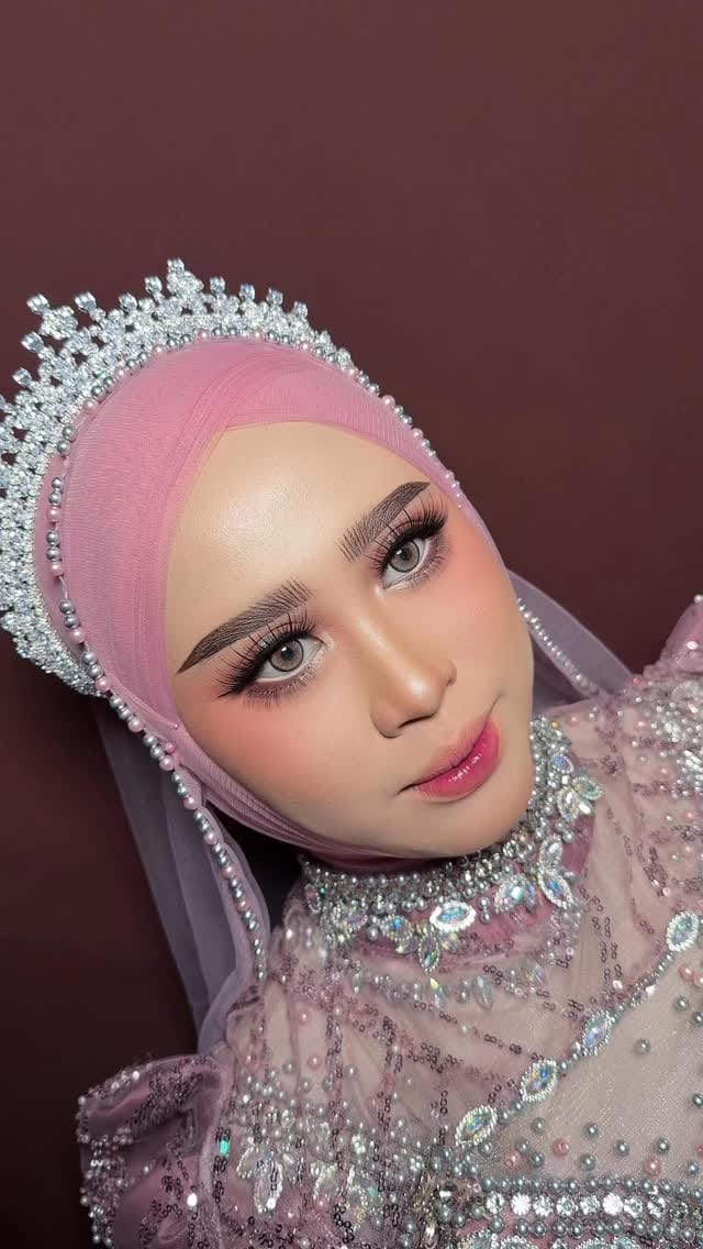 Post 4 by Atus Diyah on Instagram (video)