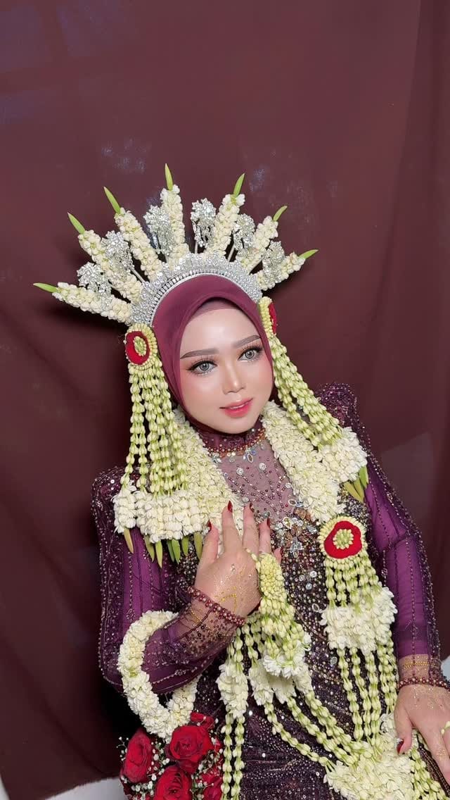 Post 7 by Atus Diyah on Instagram (video)