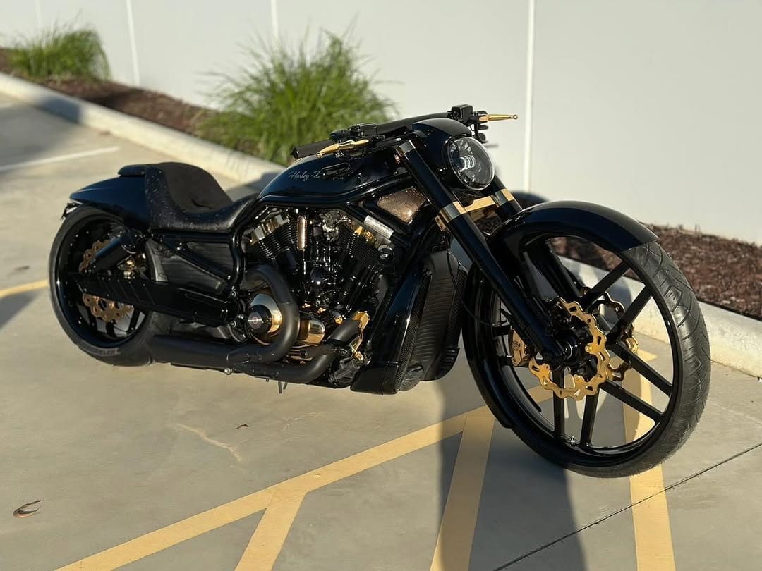 Post 7 by Curran Customs (CRN.) on Instagram (carousel)