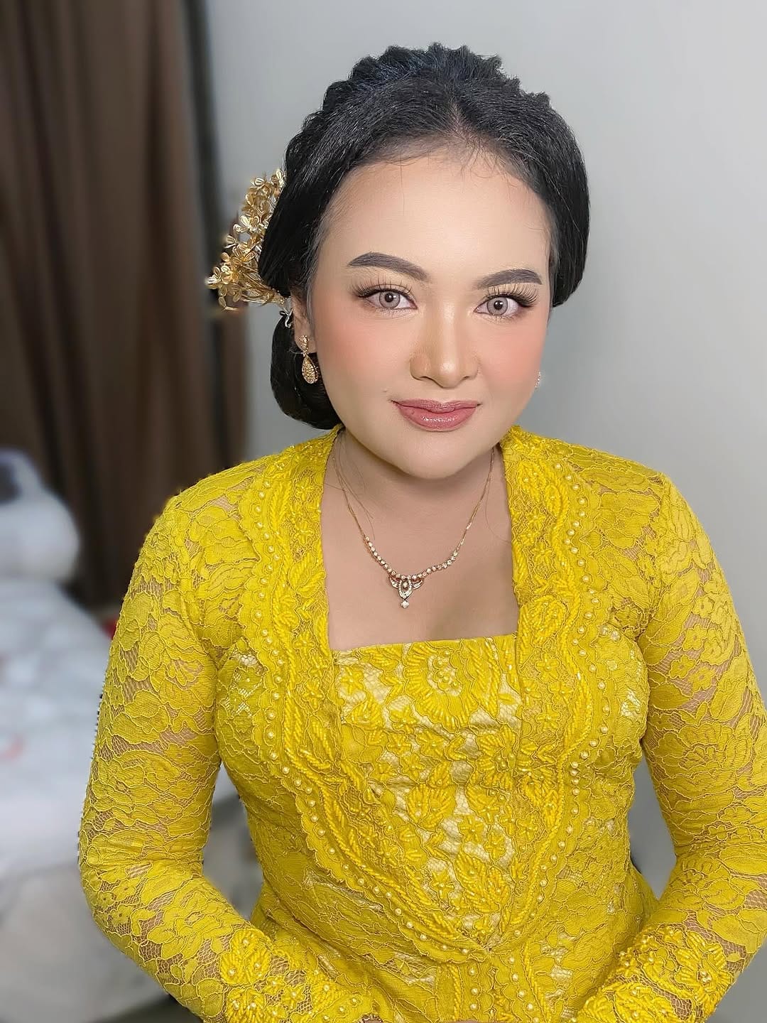 Post 6 by ASTI WEDDING on Instagram (carousel)