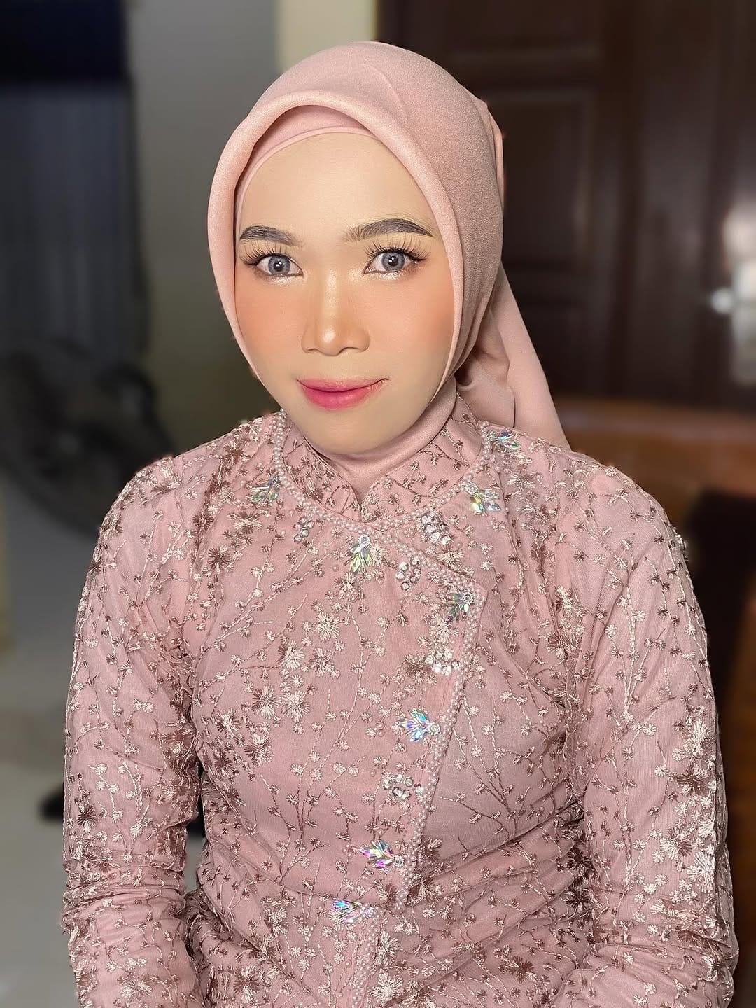 Post 5 by ASTI WEDDING on Instagram (carousel)