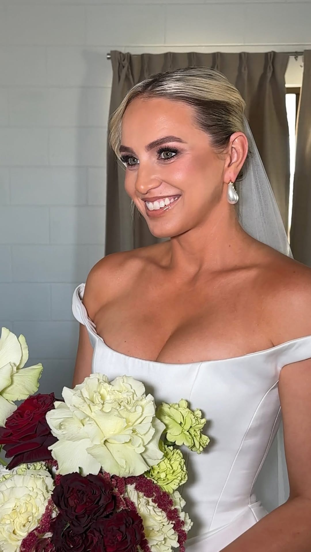 Post 1 by Townsville Makeup•Skin•Brows•Waxing Studio on Instagram (video)