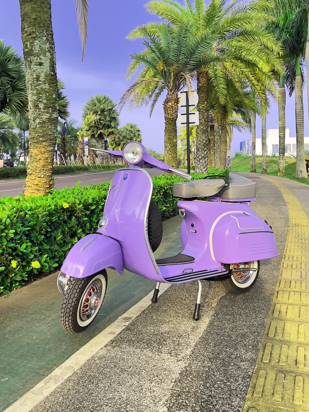 Post 1 by JUAL VESPA KLASIK on Instagram (carousel)
