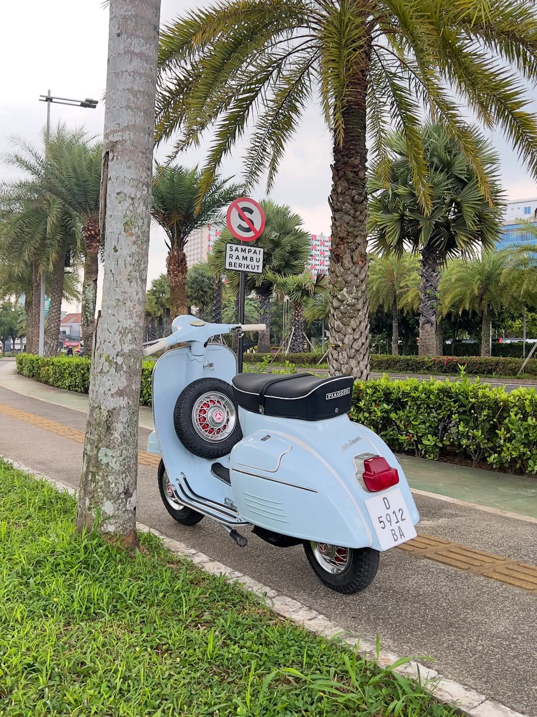Post 5 by JUAL VESPA KLASIK on Instagram (carousel)