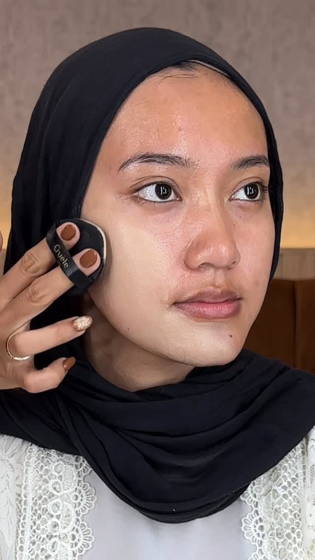 Post 6 by MUA Jogja on Instagram (video)