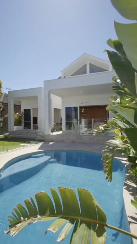 Post 7 by Dan Hawkes on Instagram (video)