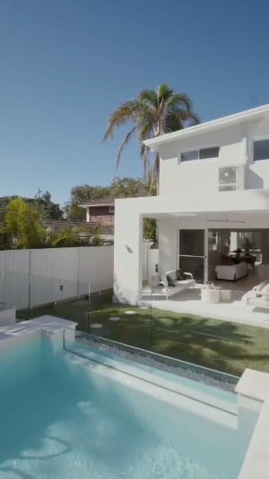 Post 4 by Dan Hawkes on Instagram (video)