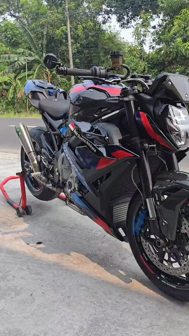 Post 5 by Garasi 69 BigBike on Instagram (video)