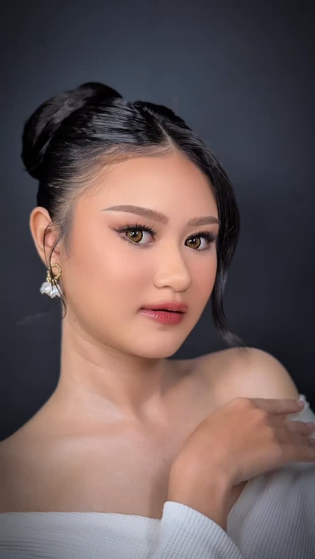 Post 5 by SAMANTHA KAREN || MUA KUPANG NTT on Instagram (video)