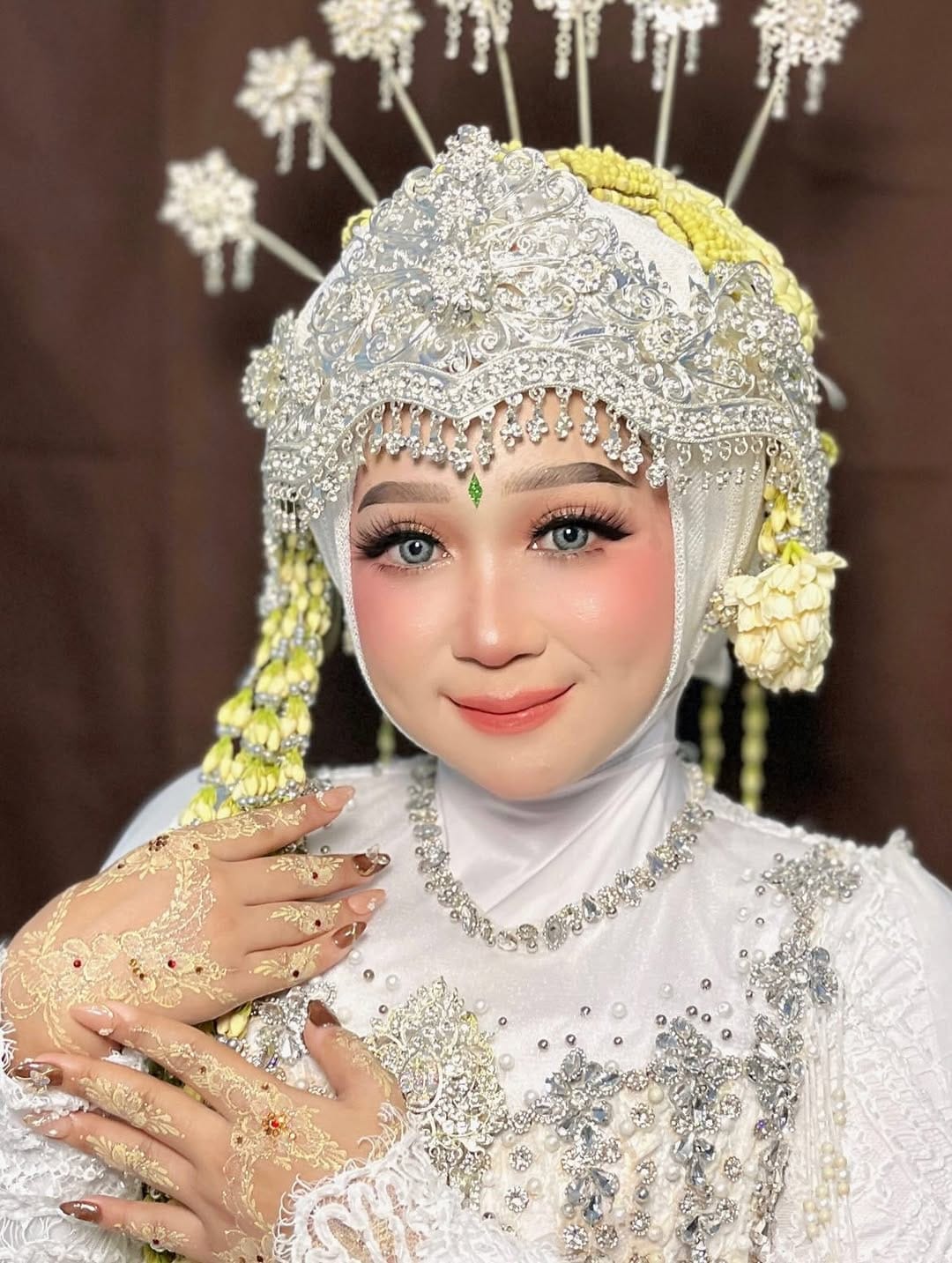Post 2 by MUA BOGOR || MUA JABODETABEK on Instagram (carousel)