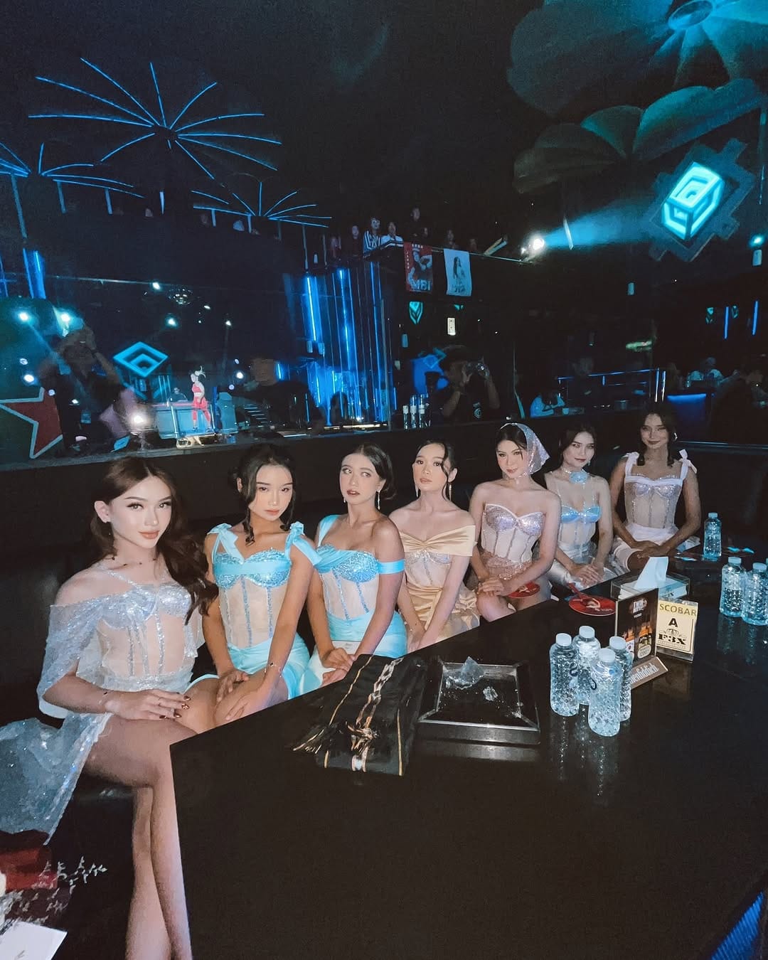 Post 10 by 𝐇𝐚𝐧𝐚花 on Instagram (carousel)