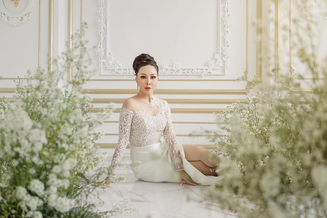 Post 6 by nia winata MUA bride & facelift surabaya on Instagram (carousel)
