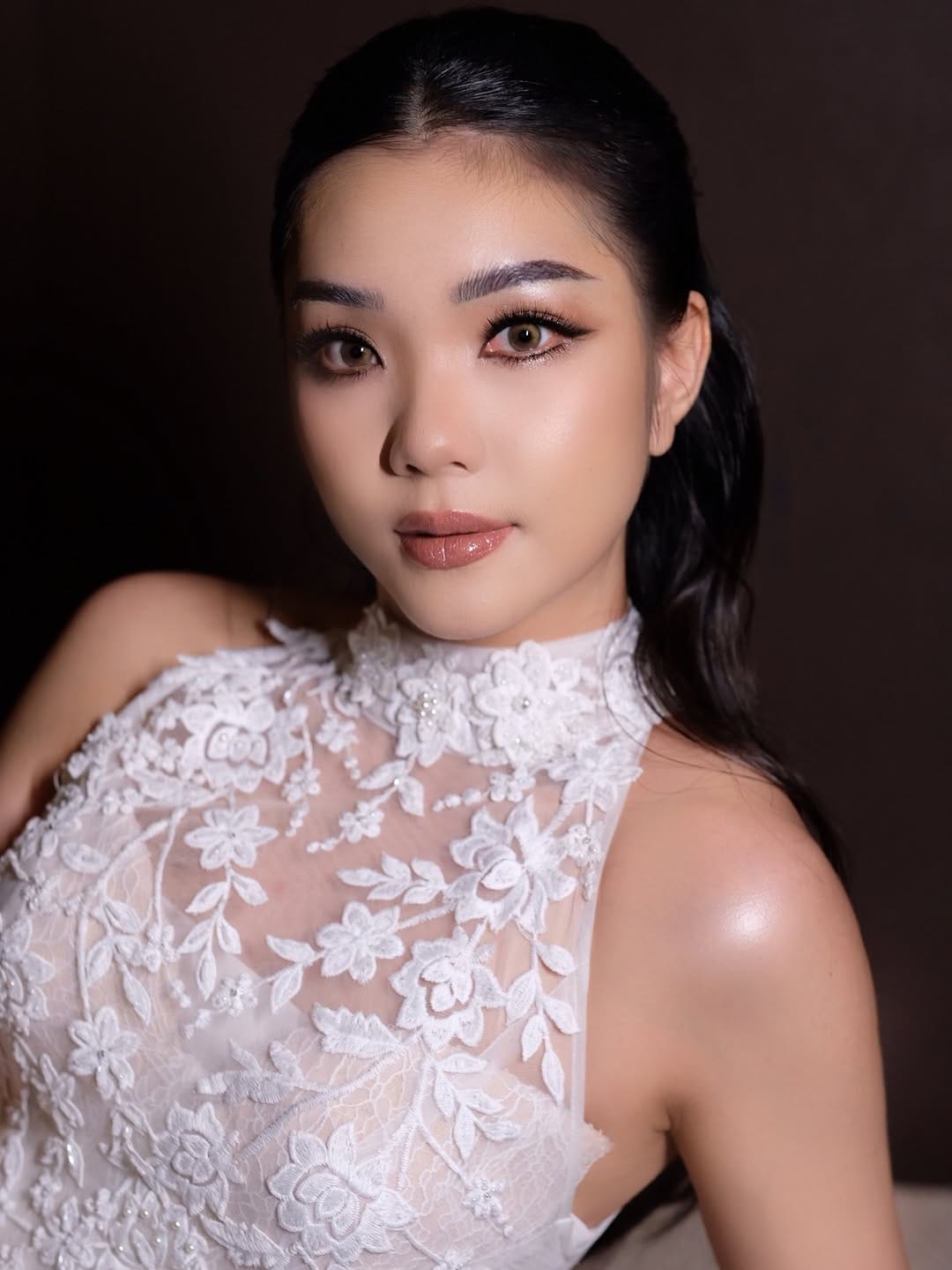 Post 1 by nia winata MUA bride & facelift surabaya on Instagram (image)
