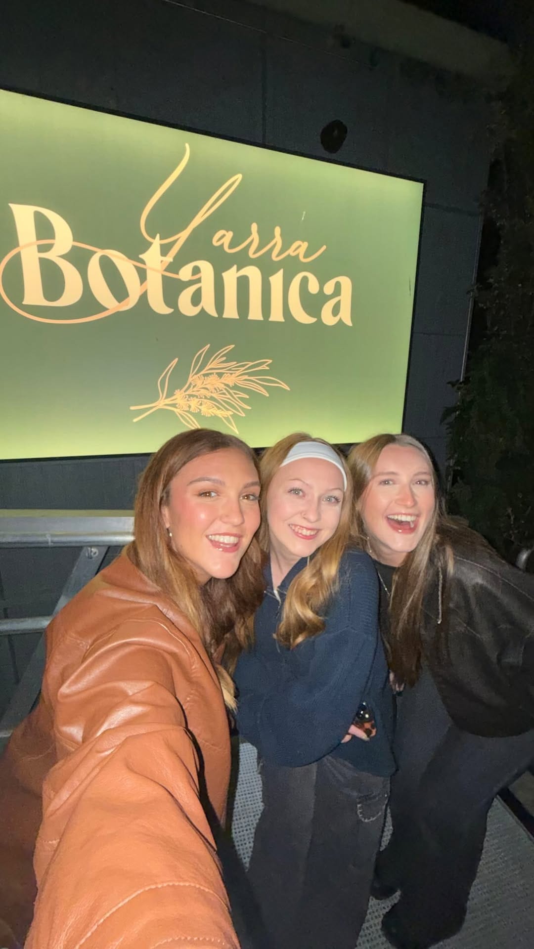 Post 4 by Molly Thompson on Instagram (video)