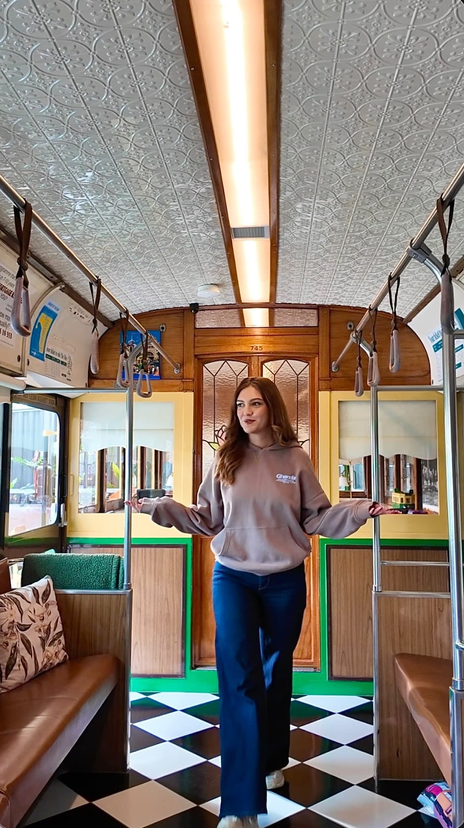 Post 1 by Molly Thompson on Instagram (video)