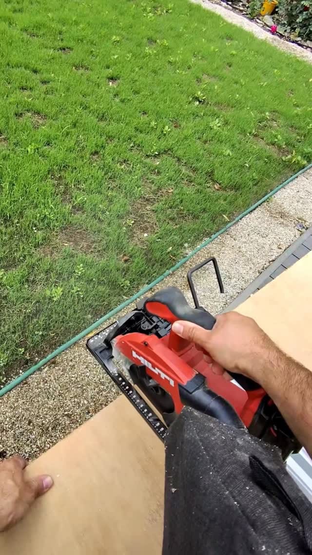 Post 2 by Teo Priceputul on Instagram (video)