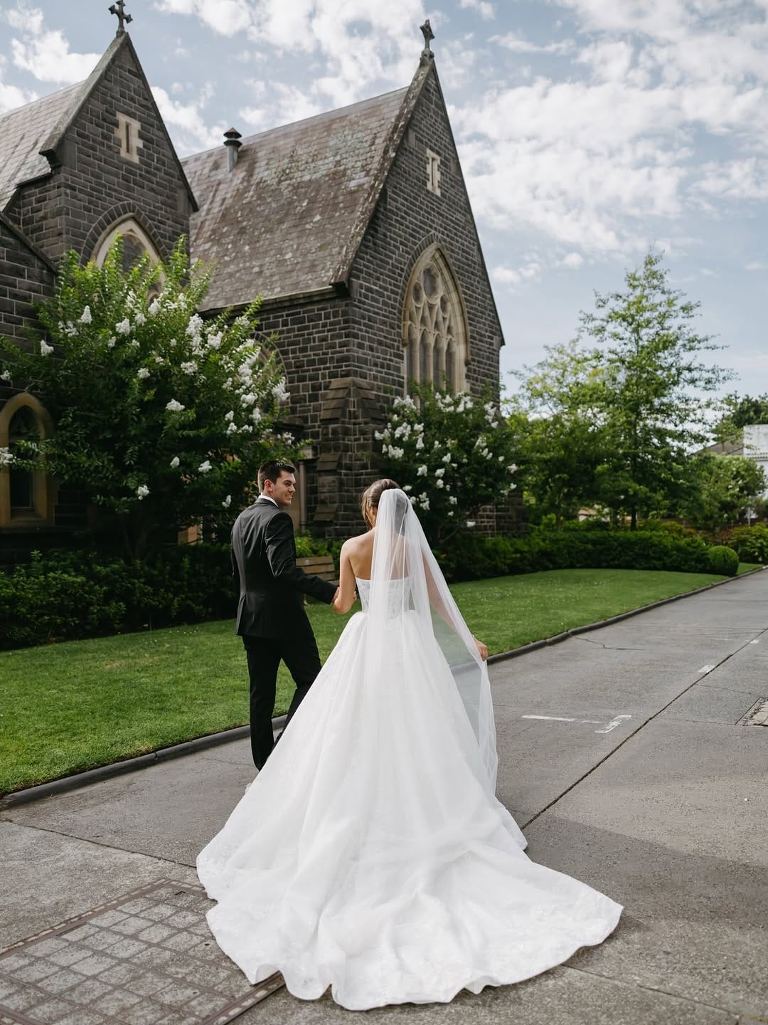 Post 10 by Eternal Love Stories on Instagram (carousel)