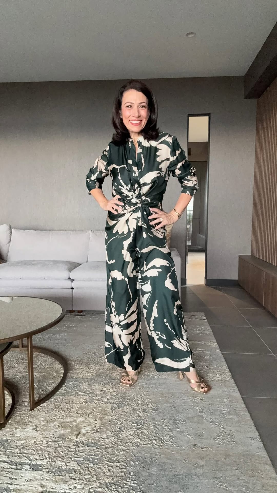 Post 5 by ROSALINDA PANTON - FASHION AFTER 50 on Instagram (video)