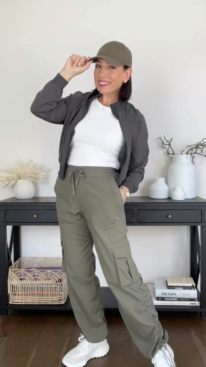 Post 10 by ROSALINDA PANTON - FASHION AFTER 50 on Instagram (video)