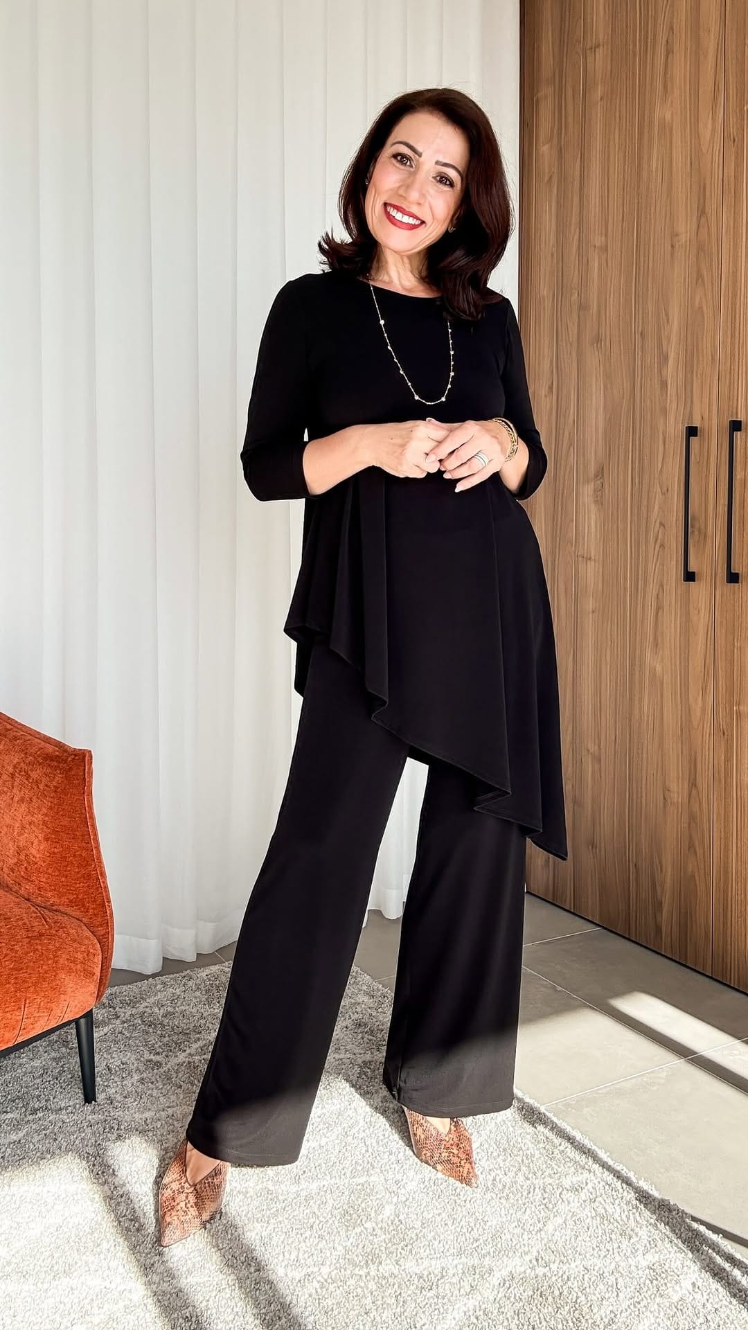 Post 6 by ROSALINDA PANTON - FASHION AFTER 50 on Instagram (video)