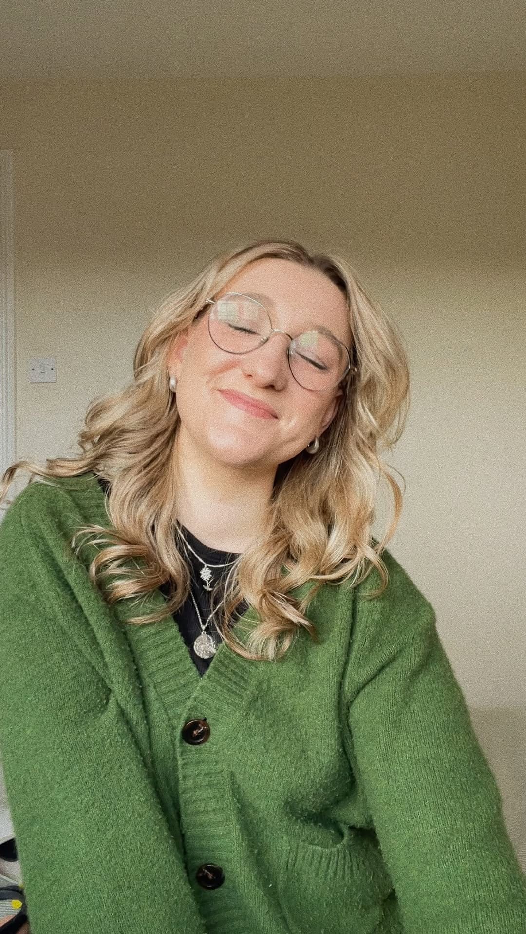 Post 6 by Muriel she/her on Instagram (video)