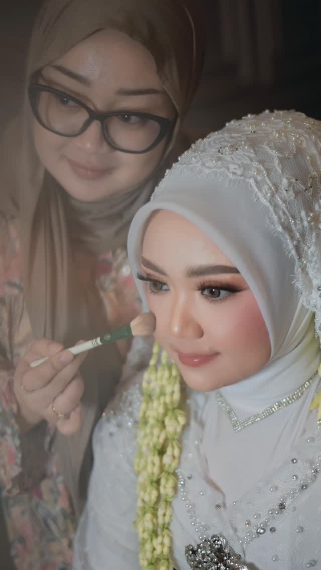 Post 1 by Wedding Foto - Video Temanggung on Instagram (video)