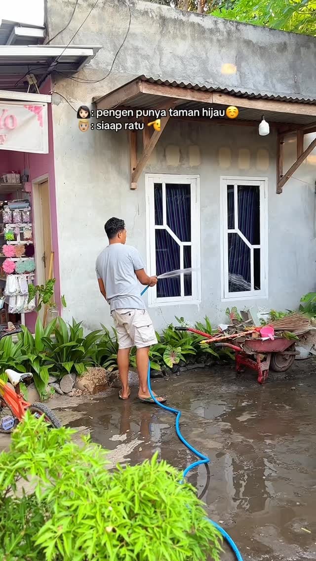 Post 1 by DeryLisna on Instagram (video)