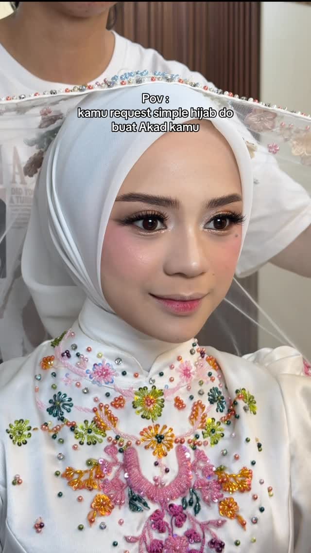 Post 8 by PROFESIONAL WEDDING MAKEUP ARTIST on Instagram (video)