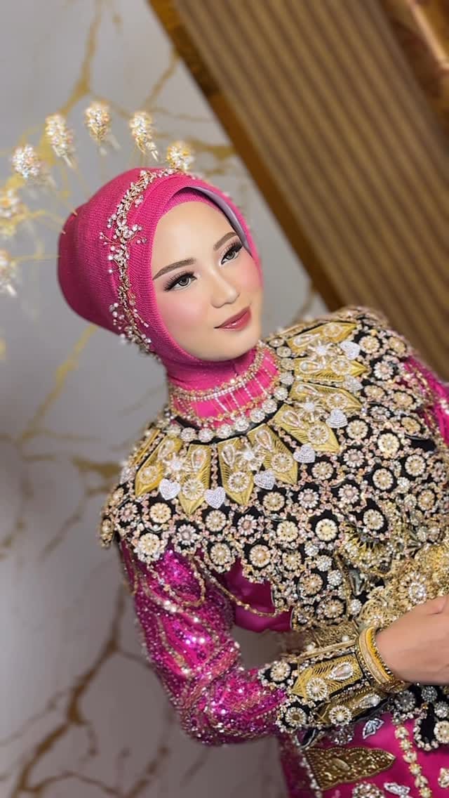 Post 7 by PROFESIONAL WEDDING MAKEUP ARTIST on Instagram (video)