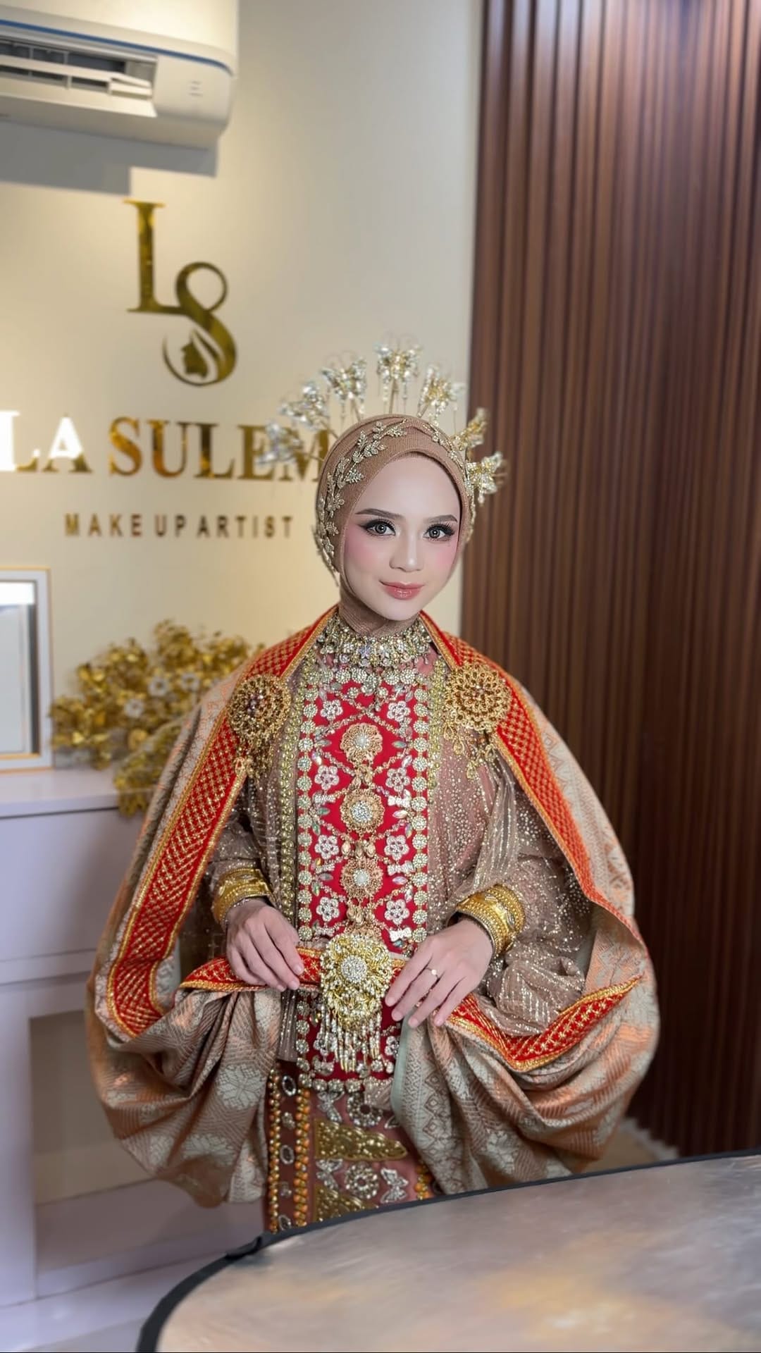 Post 1 by PROFESIONAL WEDDING MAKEUP ARTIST on Instagram (video)