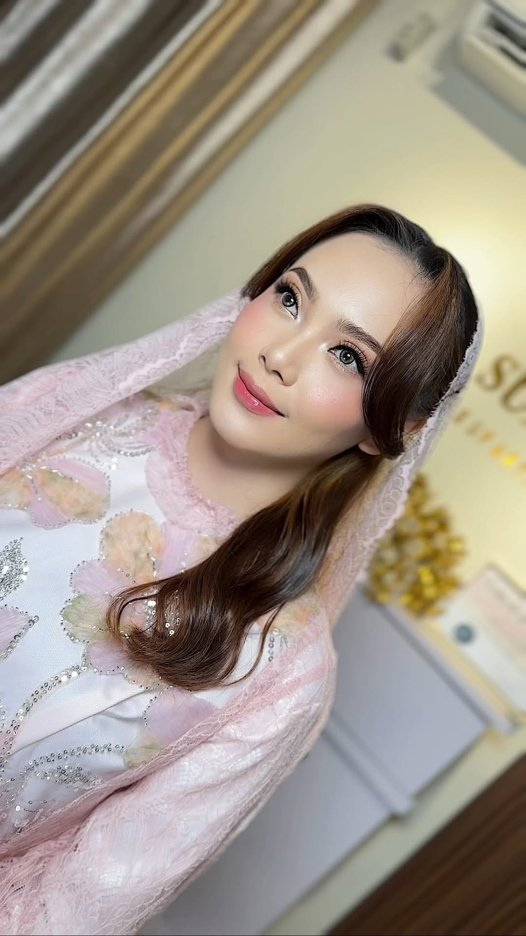 Post 2 by PROFESIONAL WEDDING MAKEUP ARTIST on Instagram (video)