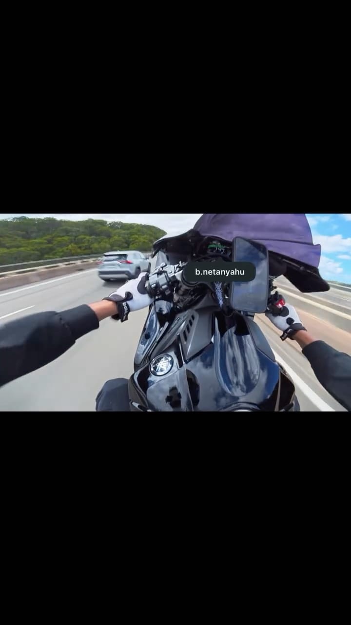 Post 4 by Julz on Instagram (video)